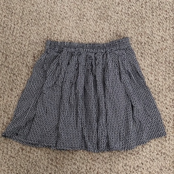 Brandy Melville flowy skirt - Picture 2 of 3